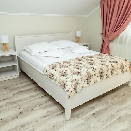 Pensiunea Casablanca Reghin Exterior foto
