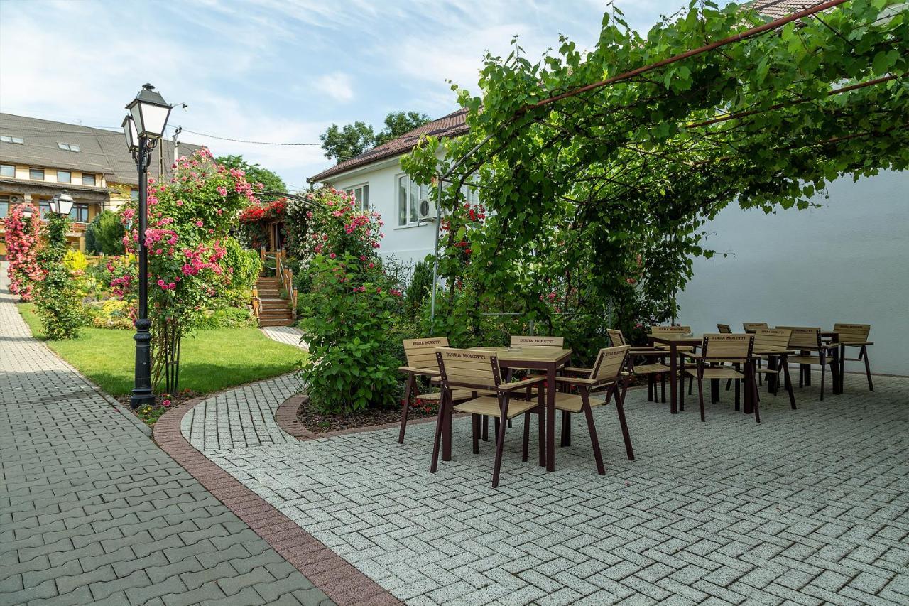 Pensiunea Casablanca Reghin Exterior foto