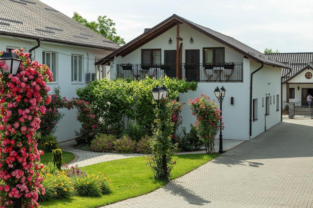 Pensiunea Casablanca Reghin Exterior foto