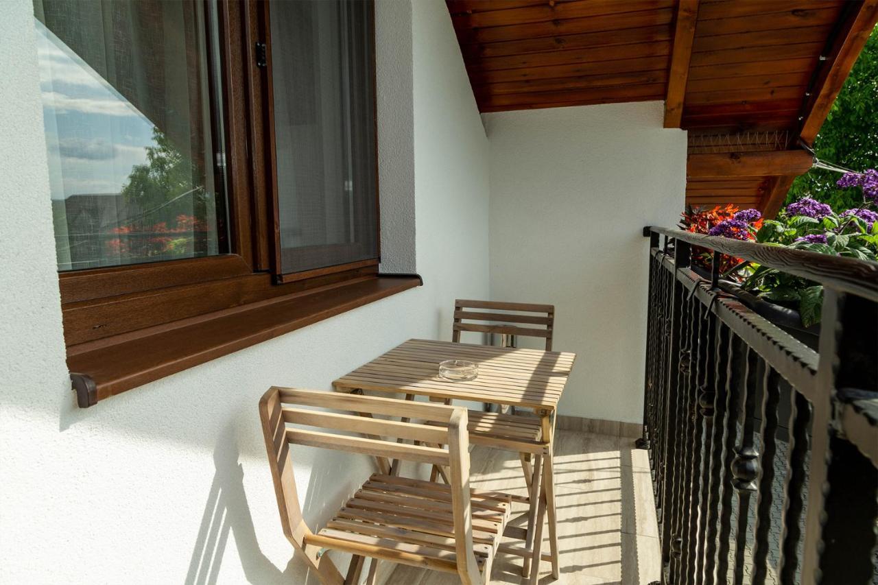 Pensiunea Casablanca Reghin Exterior foto