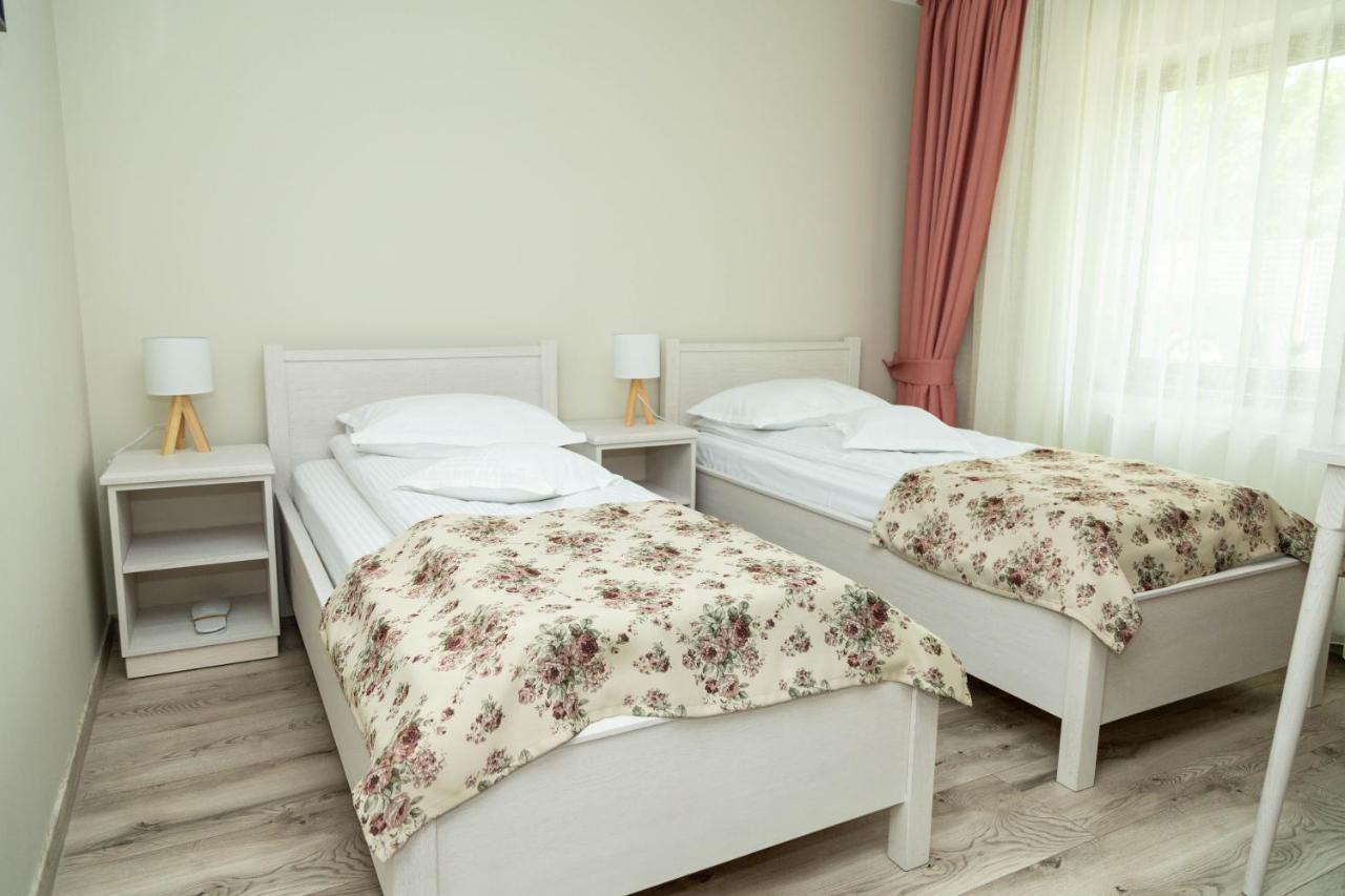 Pensiunea Casablanca Reghin Exterior foto